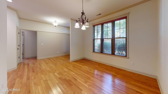 Building Photo - 45 Old Hunt Rd