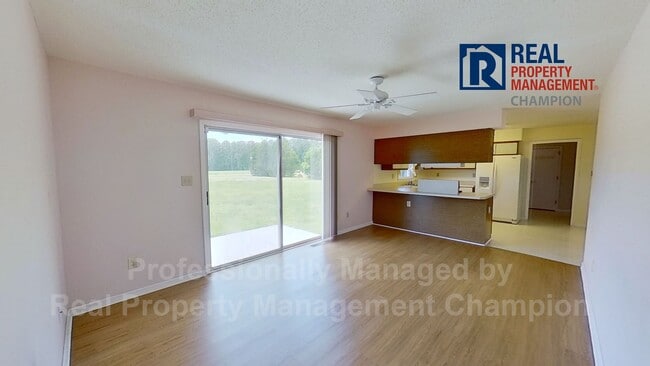 Building Photo - Spacious Ranch Home on 3 Acres