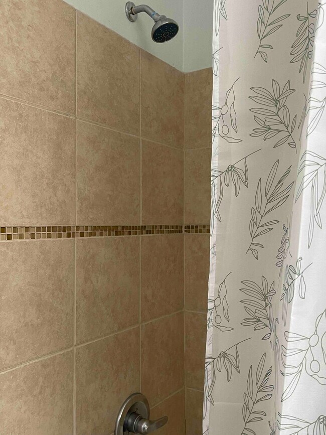 Building Photo - 1419 Franklin St