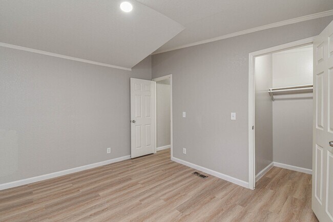 Building Photo - 10210 Berrypatch Ln