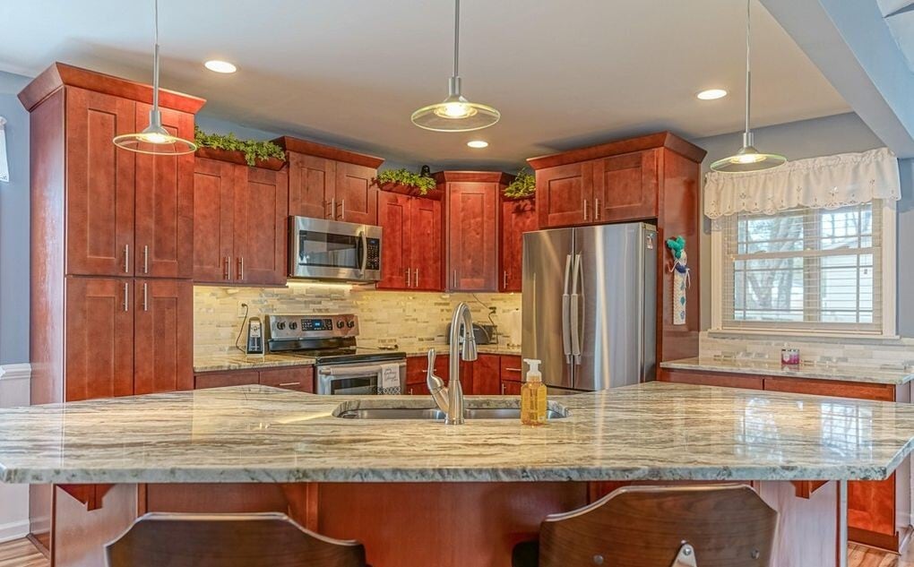 open floor plan kitchen - 7253 Nursery Rd SW