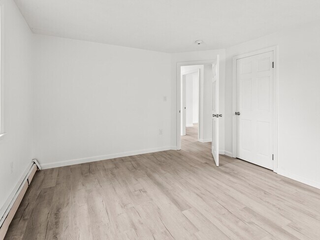 Building Photo - 26 Sidney St