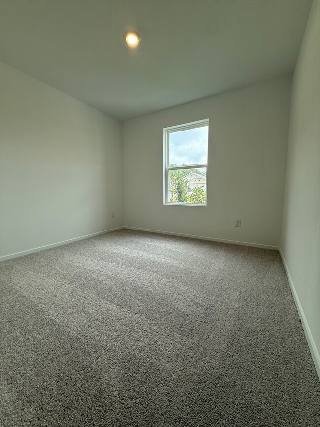 Building Photo - 335 Parkin Ct
