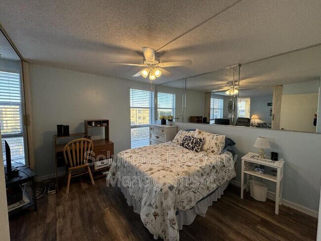 Building Photo - 4700 Ocean Beach Blvd