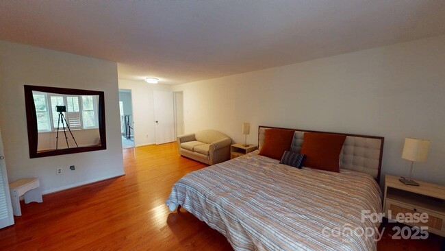Building Photo - 4025 Woodfox Dr