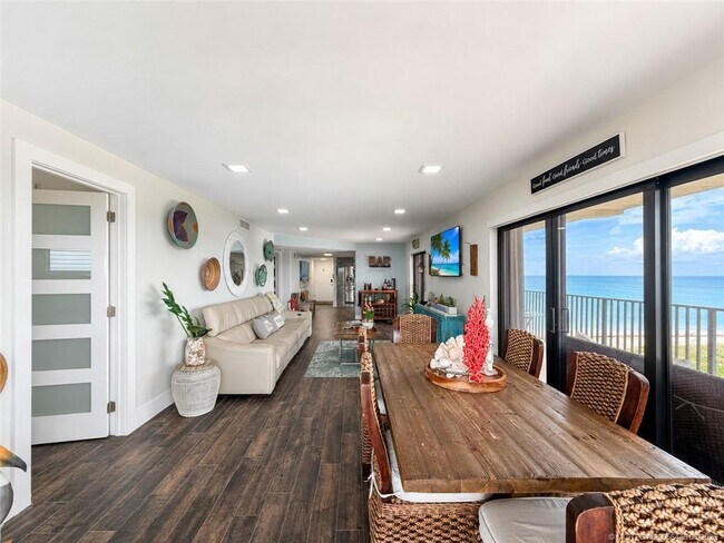 Building Photo - 10044 S Ocean Dr