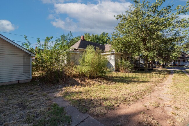 Building Photo - 116 S Sedgwick St