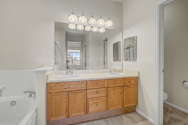 Building Photo - 2260 S Vaughn Way