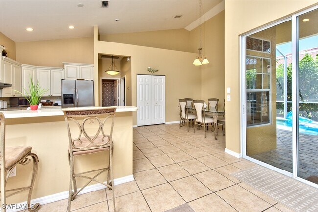 Building Photo - 3748 Kent Dr
