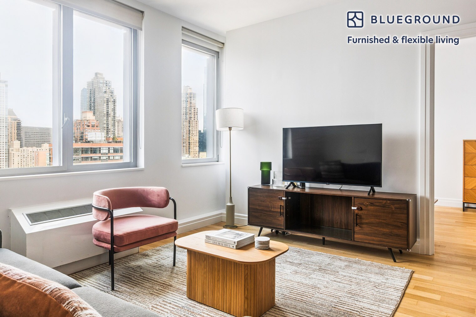 Building Photo - 550 W 54th St