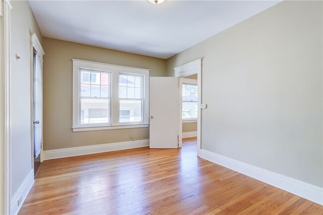 Building Photo - 294 Laburnam Crescent
