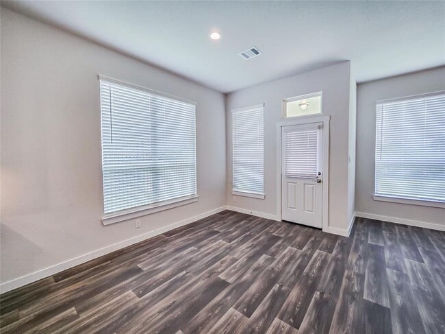 Building Photo - 3068 Sunmoon Ln