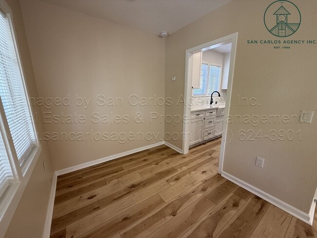 Building Photo - Newly Remodeled One Bedroom Carmel-by-the-...