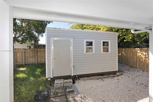 Building Photo - 15440 SW 102nd Pl