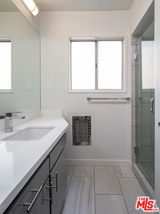 Building Photo - 450 S Los Robles Ave