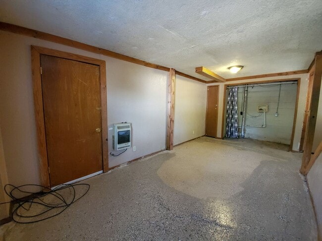 Building Photo - 2 Bedroom Apartment style home in Tecumseh