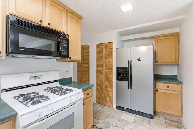 Building Photo - Modern & Cozy Spokane Retreat | Prime Location Near South Hill