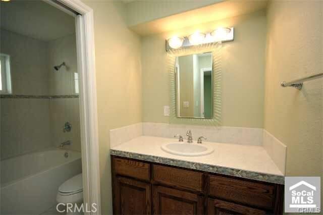 Building Photo - 34075 Silver Lantern St