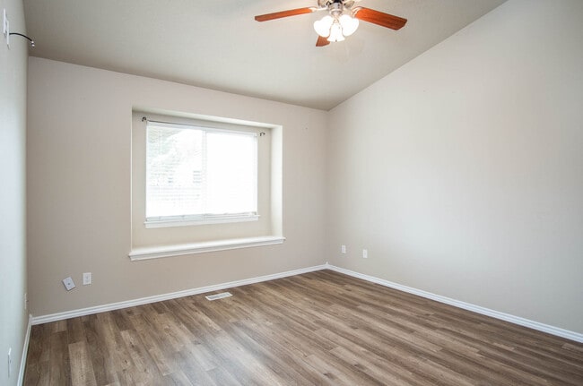 Building Photo - 3916 Kirby Cir