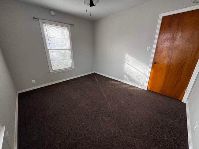 Building Photo - 2407 Inglewood Dr