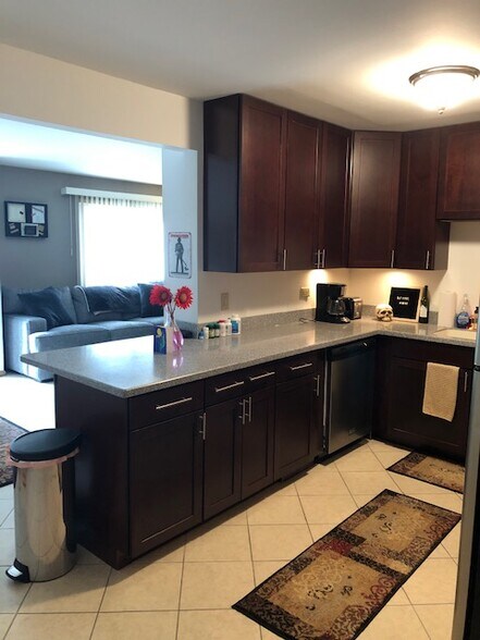 Building Photo - 1605 N Arlington Heights Rd