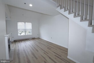 Building Photo - 1641 International Dr