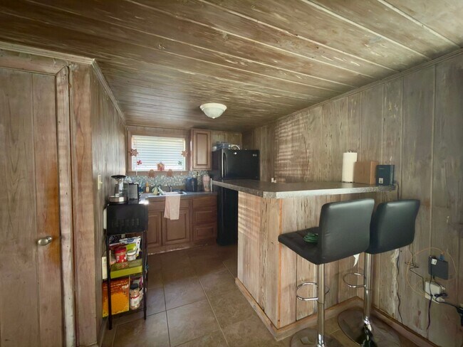 Building Photo - C1122 Woodbury Row