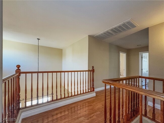 Building Photo - 1353 Robbers Roost Ave