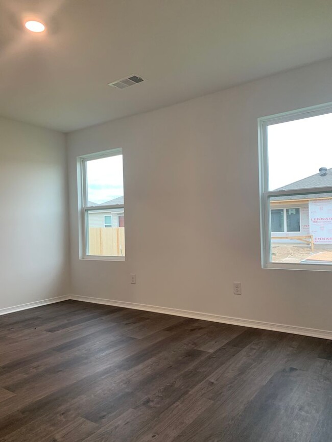 Building Photo - NEW 3 Bedroom home in Valley View School D...