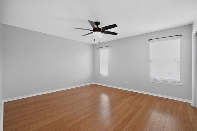 Building Photo - 402 Sandy Ridge Cir