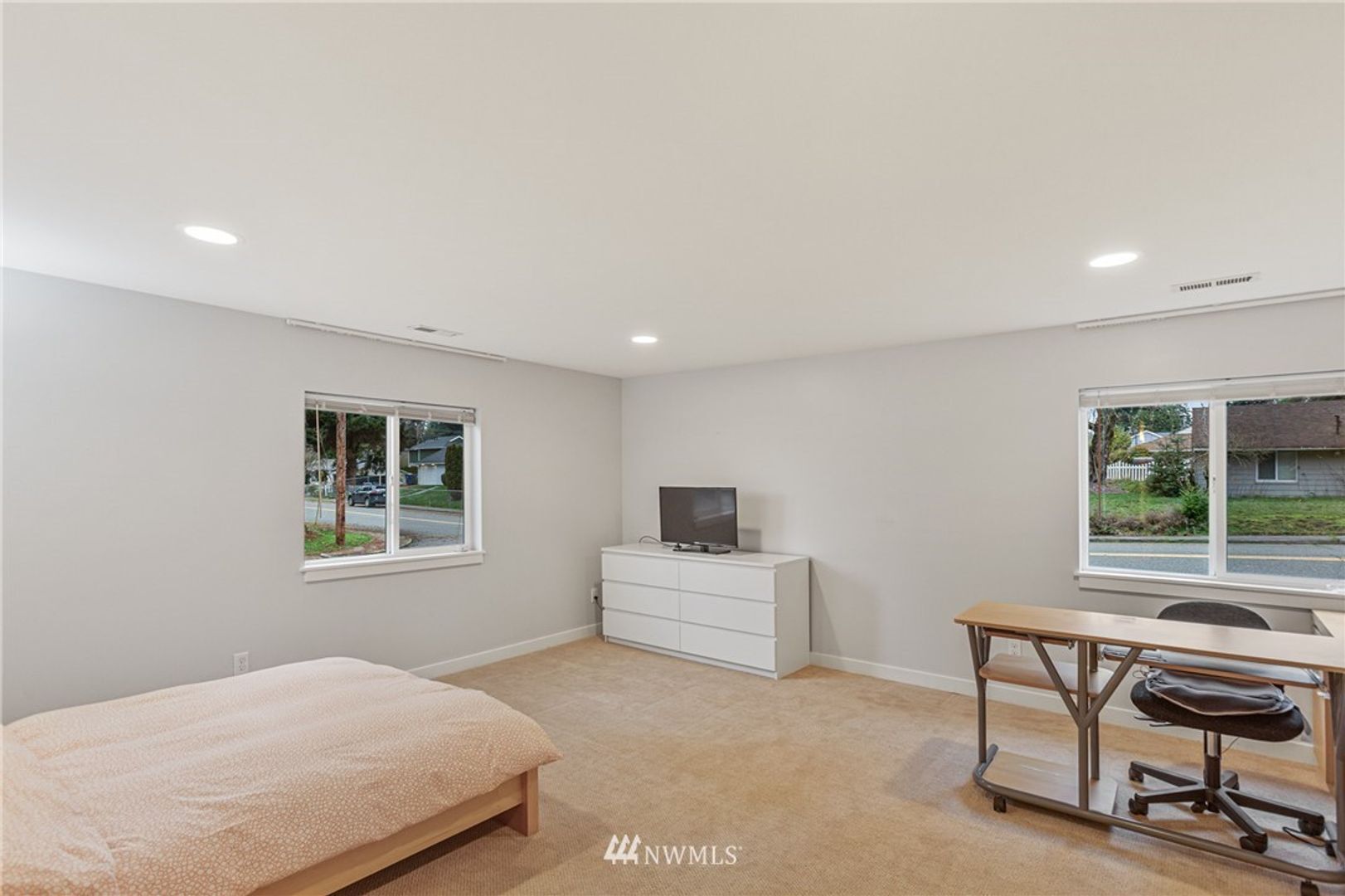 Building Photo - 4 Bed 2 Bath Home in Mountlake Terrace!