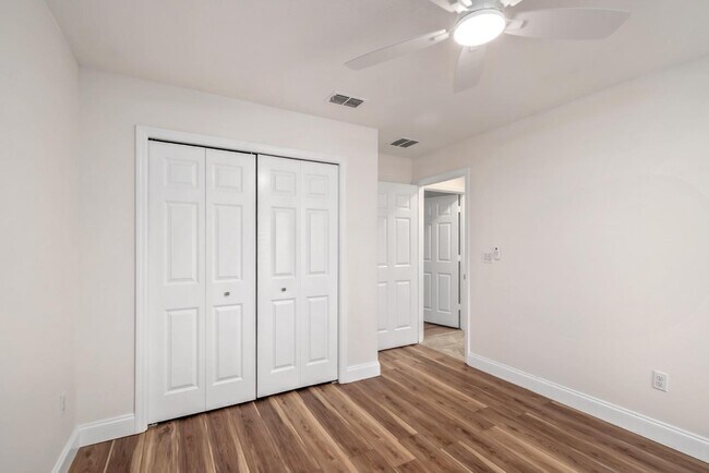 Building Photo - 8511 SE 158th Pl