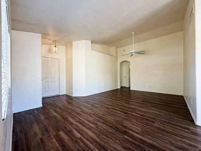 Building Photo - Charming 3-Bed, 2-Bath Home with Oversized...