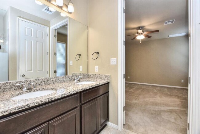 Building Photo - 1232 Clearwing Cir