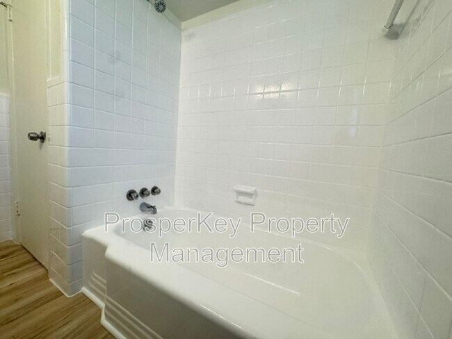 Building Photo - 3552 Irwin Way