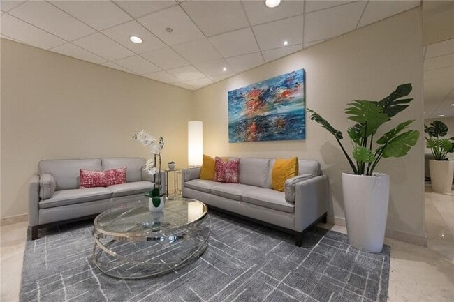 Building Photo - 4900 N Ocean Blvd