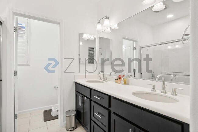 Building Photo - Unit 1529