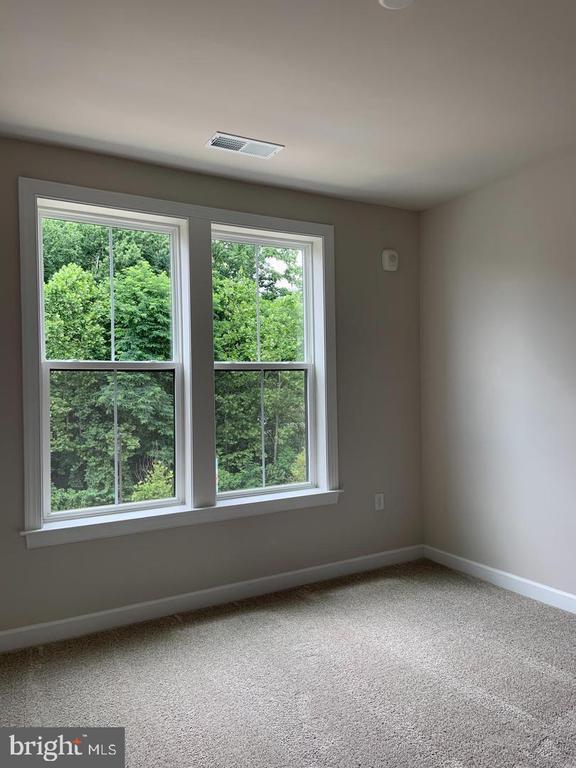 Building Photo - 3925 Fair Ridge Dr