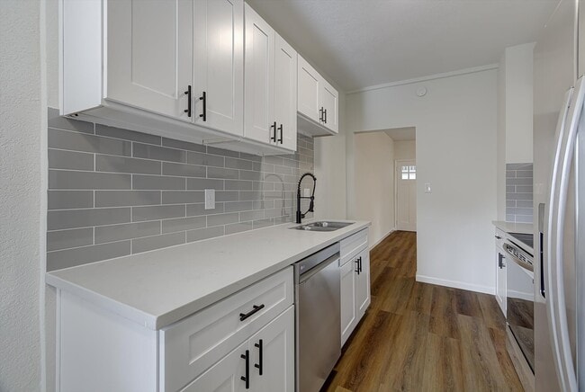 Building Photo - 6608 Avenue O