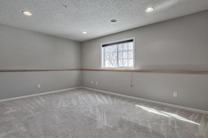Building Photo - 15624 Lilac Dr