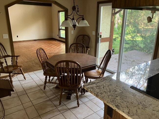 Building Photo - 4 Bedroom 3.5 Bath Wooded Lot