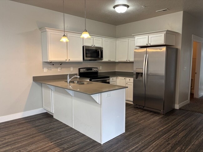 Building Photo - Reduced price