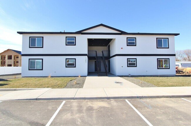 Building Photo - 1050 Bighorn St