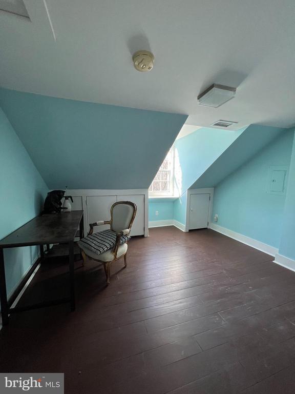 Building Photo - 239 Delancey St