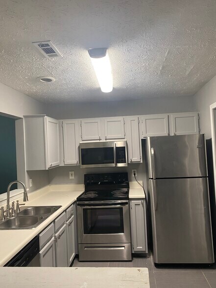 Kichen - 6133 Princeton Ave