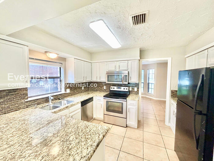 Building Photo - 1404 Ardmore Dr