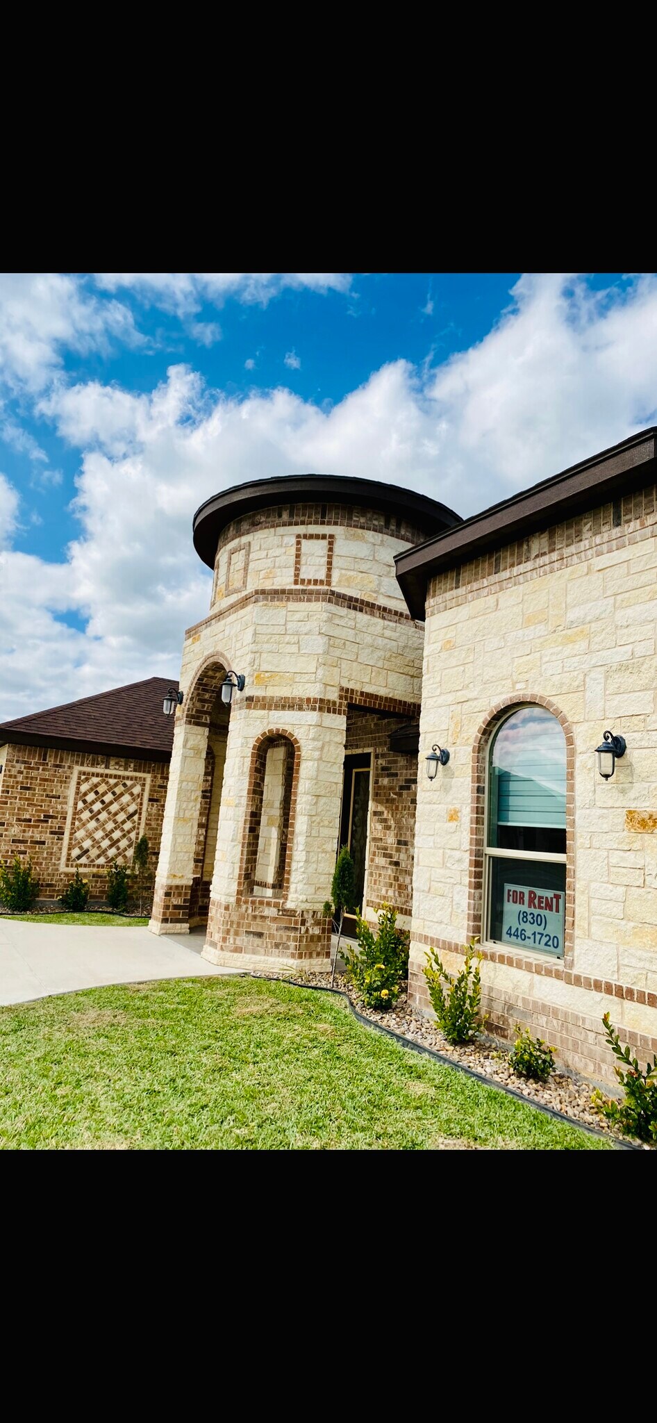Building Photo - 3873 Tolosa St