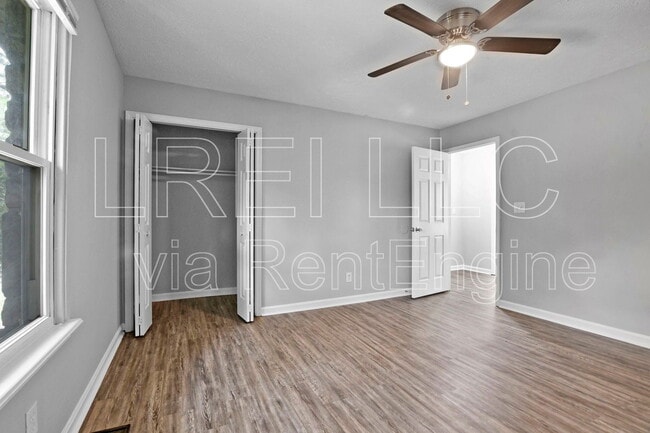 Building Photo - 3400 Clingstone Way