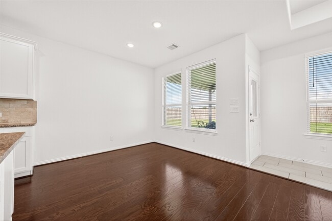 Building Photo - 8114 Royal Palm Ct