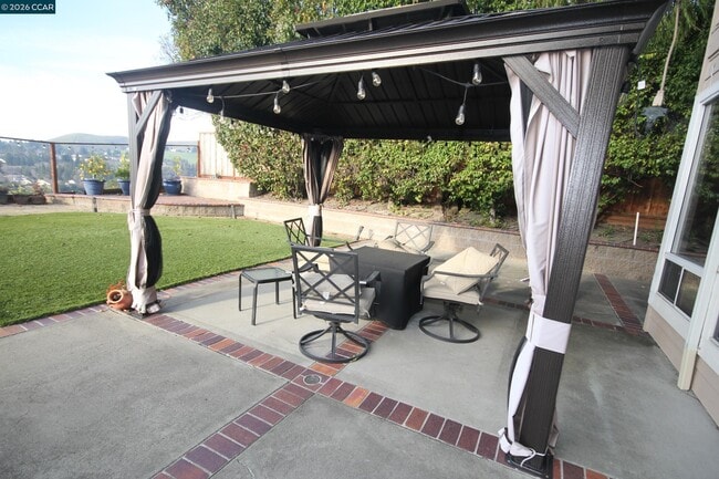 Building Photo - 243 Viewpoint Dr